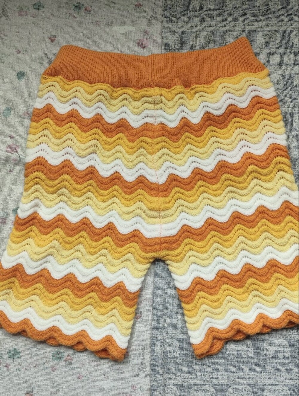 Casablanca Retro Wavy Knit Casual Shorts - Picture 4 of 5
